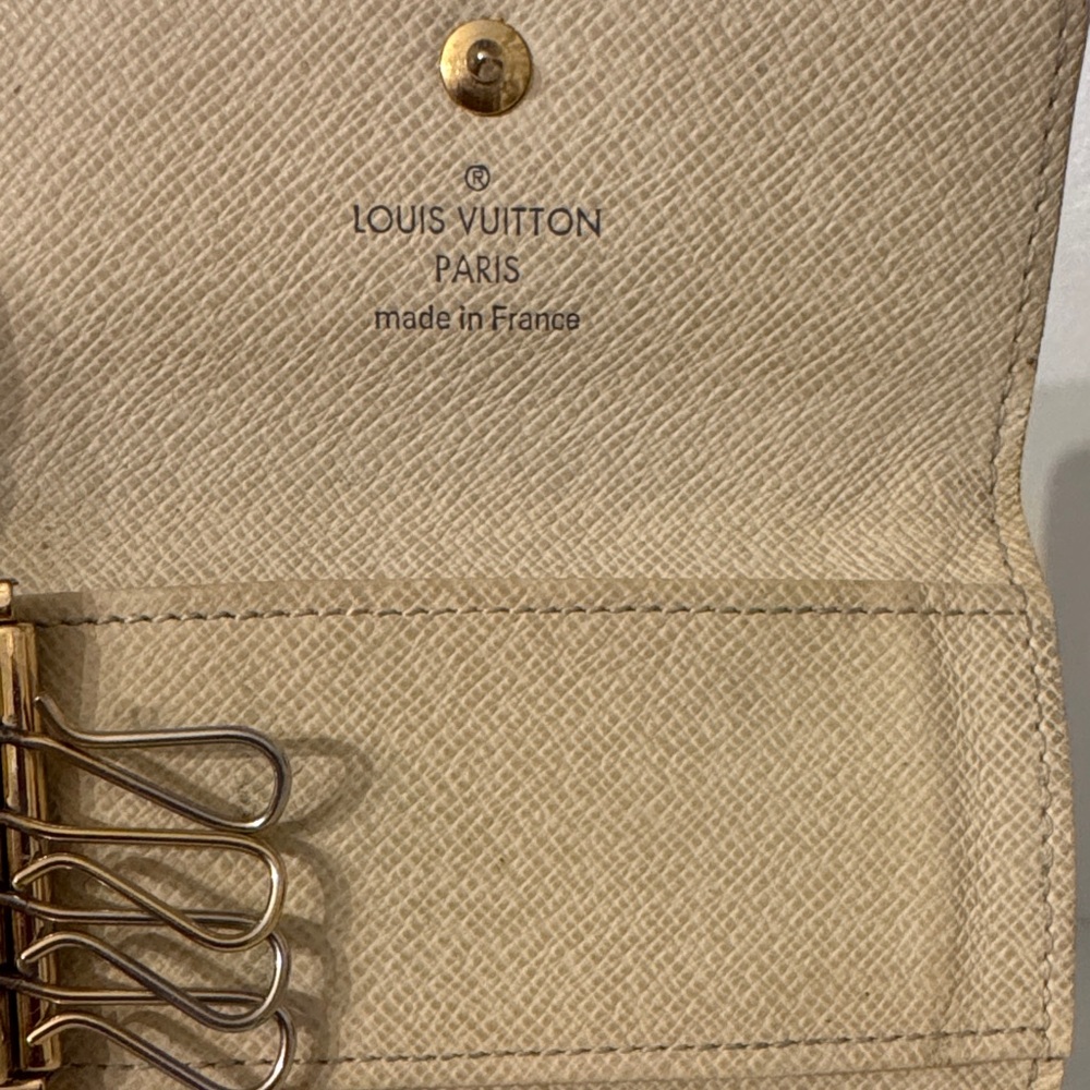 Authentic Louis Vuitton Damier Azur 4 Hook Key Case. - Picture 7 of 7